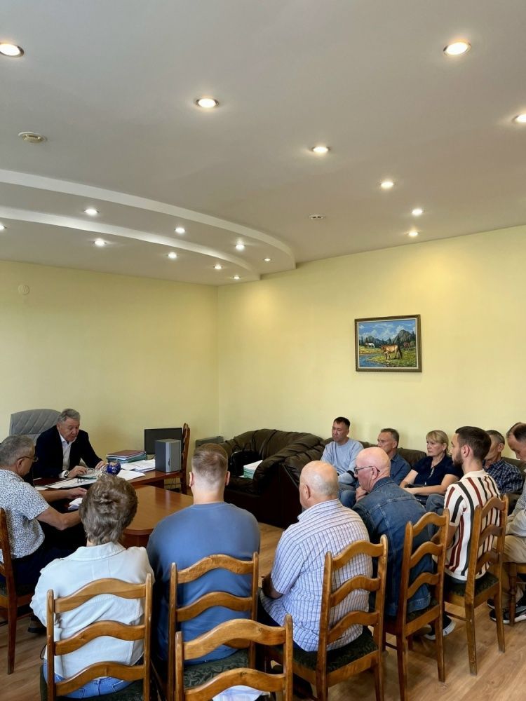 Сегодня главный врач Дюмеев Рустам Мухаметьянович провел встречу с врачами-стоматологами-ортопедами