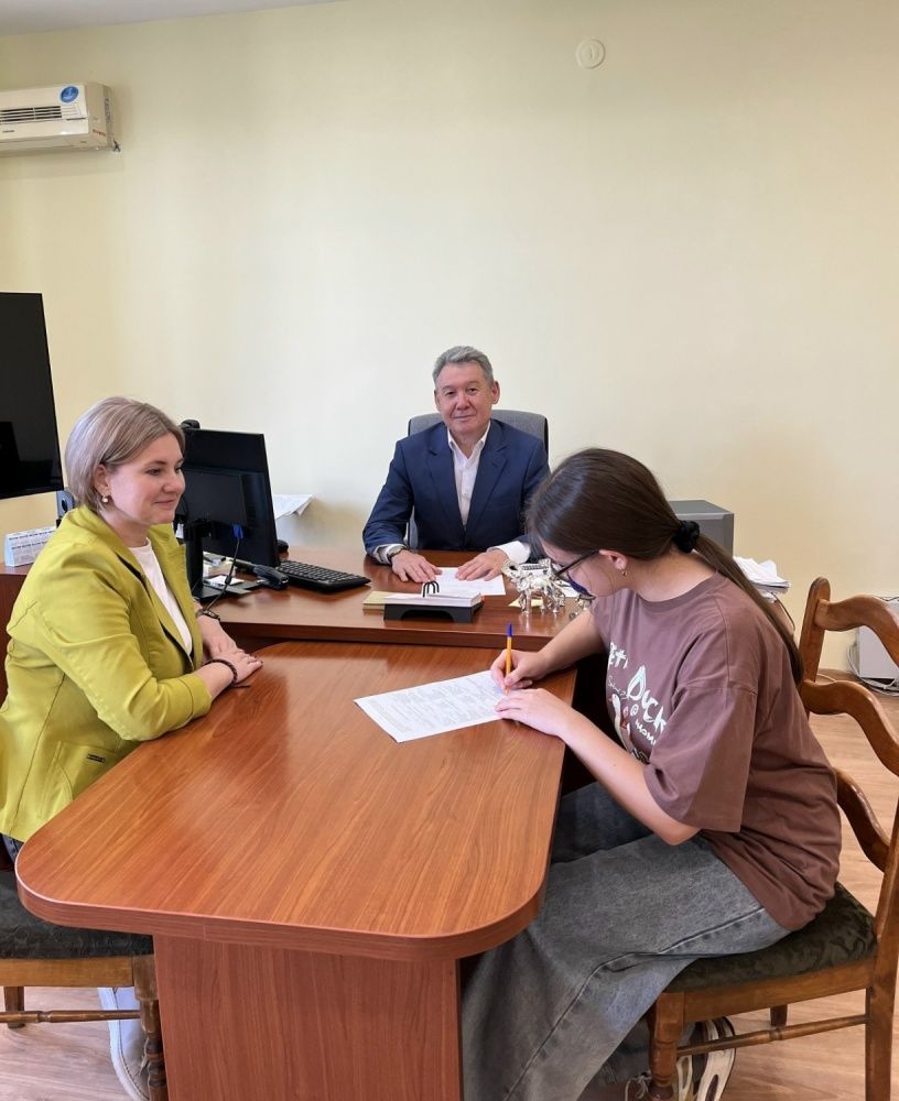Сегодня прошла встреча главного врача с будущей коллегой!